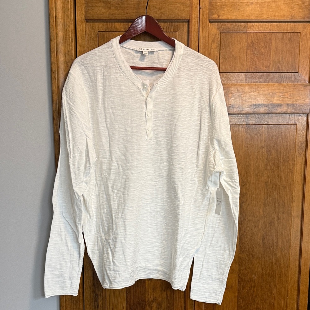 NWT Men’s White Long Sleeve Henley Shirt